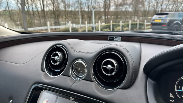 Jaguar XJ 3.0d V6 Portfolio 4dr Auto Diesel Saloon